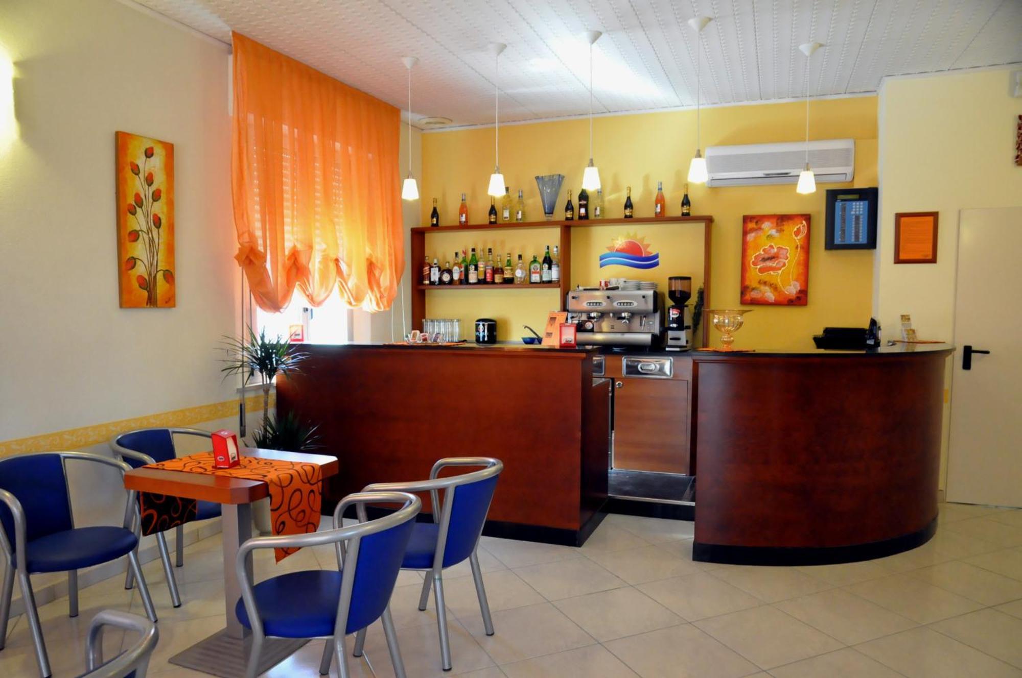 Hotel Holiday Beach Viserbella di Rimini Esterno foto