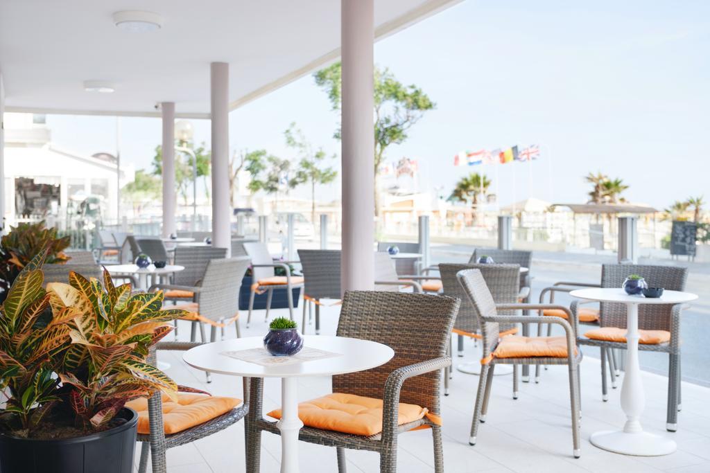 Hotel Holiday Beach Viserbella di Rimini Esterno foto