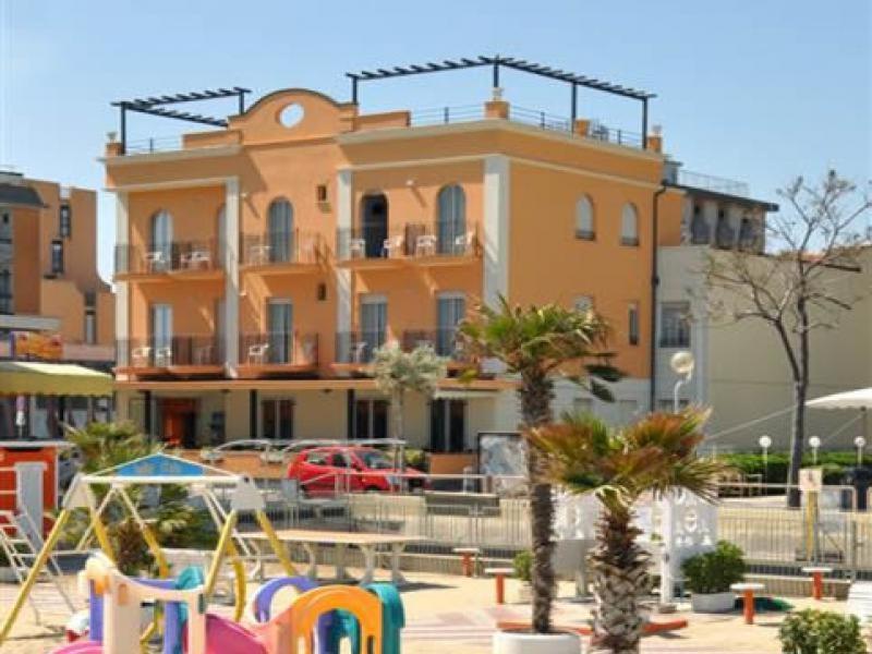 Hotel Holiday Beach Viserbella di Rimini Esterno foto